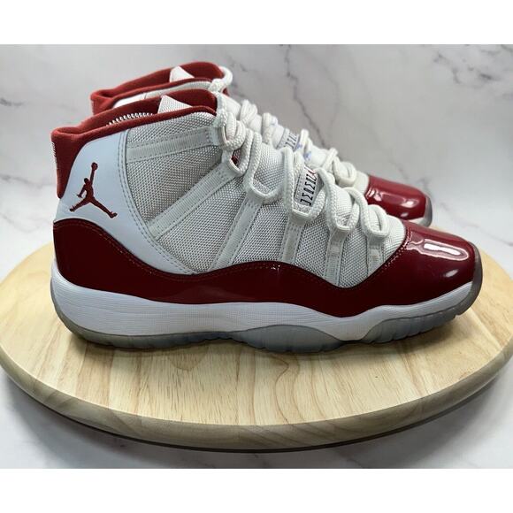 Nike Jordan 11 Retro 'Cherry' 2022 (GS) Size 7Y 8.5W Red White Shoes - Picture 1 of 13